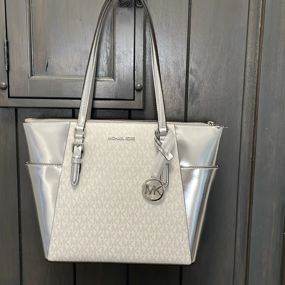 Michael Kors Silver and Cream Tote Bag - Picture 2 of 5